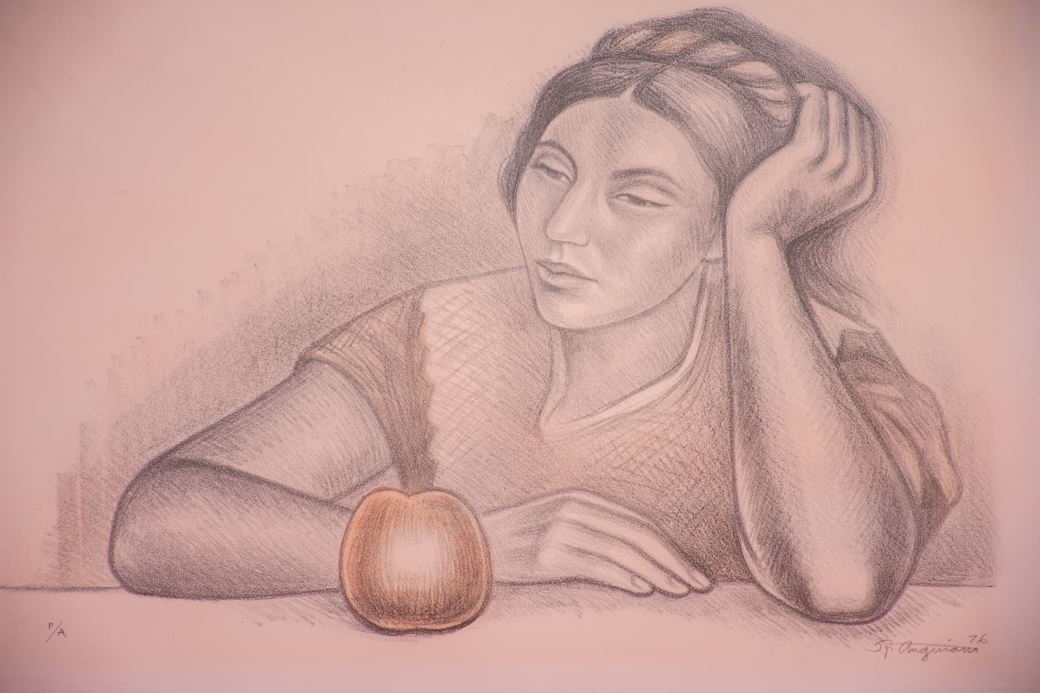 Mujer con manzana - Vista 1